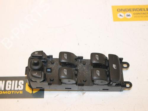 switch-volvo-v40-hatchback-525-d2-31334567-2012-2013-2014-2015-2016-2017-2018-2019-15309509 main image