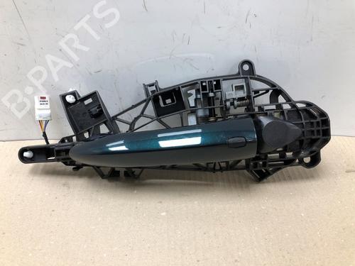 Used Front right exterior door handle Front right exterior door handle 37213952 37213952