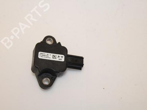 electronic-sensor-tesla-model-s-5yjs-85d-awd-100527500a-2012-15319829 main image