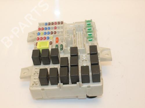 Used Fuse box Fuse box 15320165 15320165