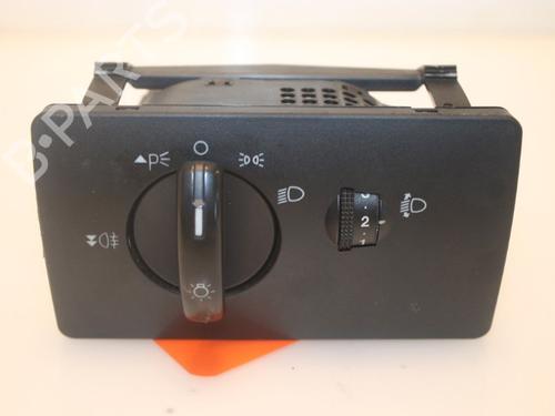 Used Headlight switch FORD MONDEO III Turnier (BWY) 2.0 16V TDDi / TDCi (115 hp) 15317243