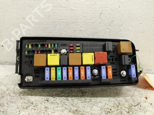 Used Fuse box Fuse box 15303915 15303915