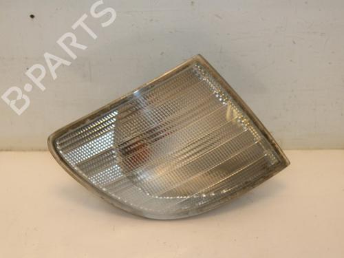 Used Right front indicator MERCEDES-BENZ VITO Bus (W638) 108 CDI 2.2 (638.194) (82 hp) 15324363
