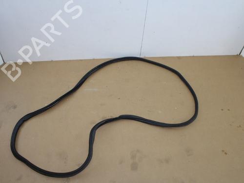 Used Rubber door seal VW TOURAN (5T1) 1.8 TSI (180 hp) 15327747