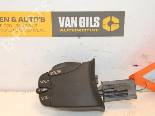 Used Steering wheel controls Steering wheel controls 15311452 15311452