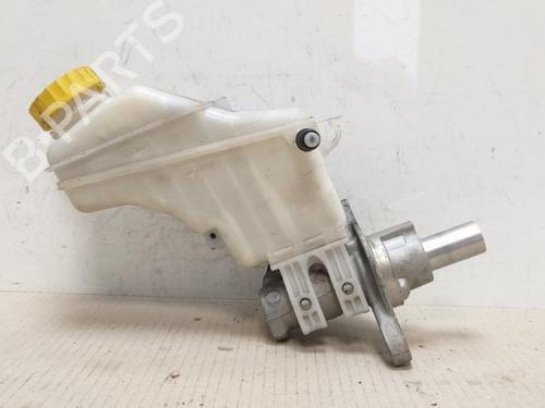 Used Brake master cylinder FIAT GRANDE PUNTO (199_) 1.4 (199AXB11, 199AXB1A, 199BXB1A, 199AXL1A) (77 hp) 15342964