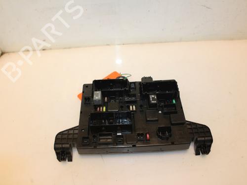 Used Fuse box Fuse box 15322077 15322077