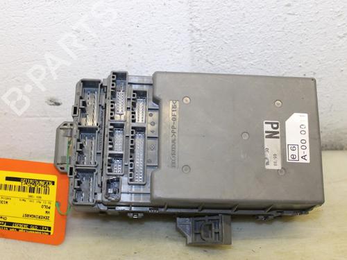 Used Fuse box Fuse box 15303044 15303044