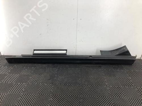 Used Left sideskirt Left sideskirt 37208015 37208015