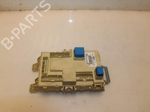 Used Fuse box Fuse box 15323421 15323421