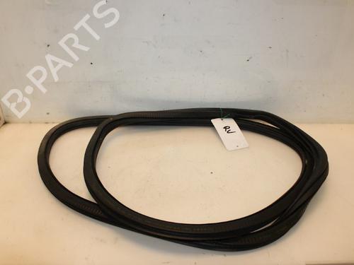Used Rubber door seal VW UP! (121, 122, BL1, BL2, BL3, 123) 1.0 (60 hp) 15324013