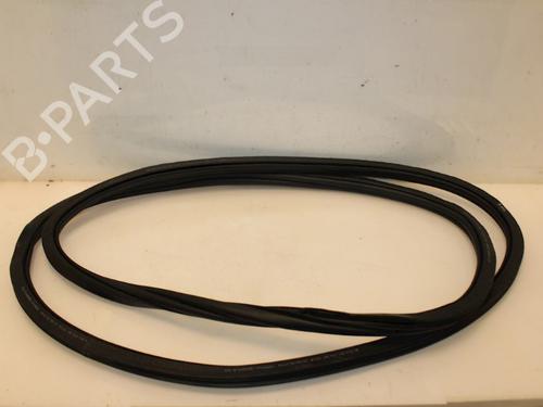 Used Rubber door seal Rubber door seal VW TOURAN (5T1) 1.6 TDI (110 hp) 15323298 15323298