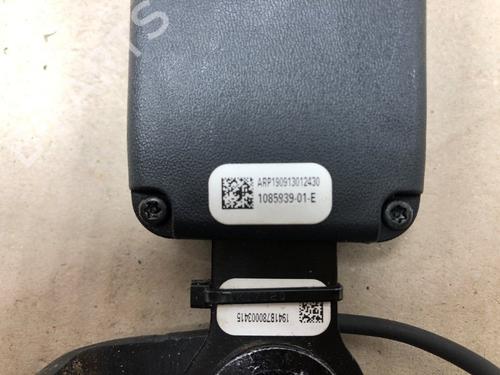 Engate do cinto TESLA MODEL 3 (5YJ3) EV Performance AWD | BP37209932I32 - Image 6