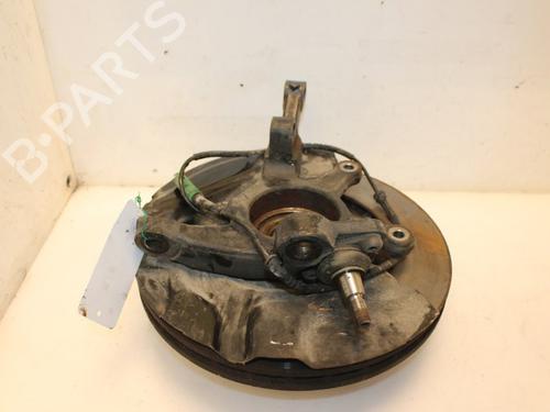 Used Right front steering knuckle LAND ROVER RANGE ROVER III (L322) 4.2 4x4 (396 hp) 15325674