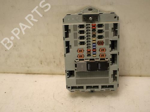 Used Fuse box Fuse box 15336575 15336575