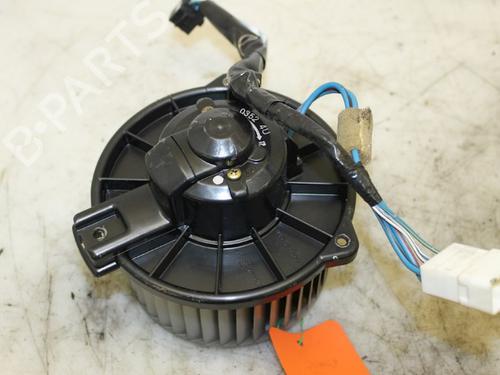 Ventilator motor TOYOTA YARIS (_P1_) 1.0 (SCP10_, SCP10R) (68 hp) 15302187