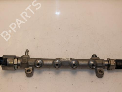 Used Injection rail VW TOURAN (5T1) 1.6 TDI (110 hp) 15327906