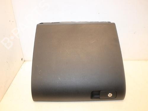 Used Glove box Glove box 15315716 15315716
