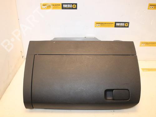 Used Glove box Glove box 15796403 15796403