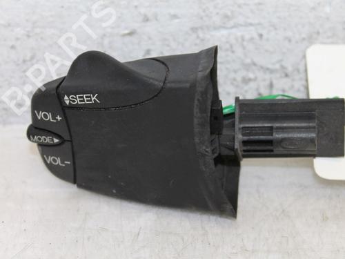 Used Steering wheel controls Steering wheel controls 15334155 15334155
