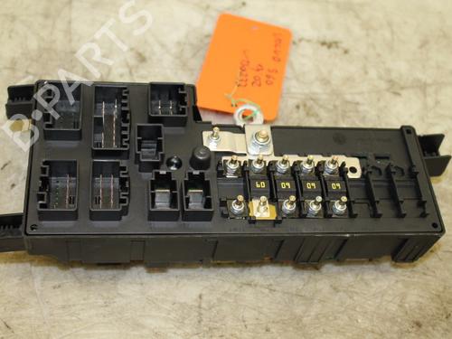 Used Fuse box Fuse box 15303358 15303358