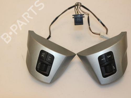 Used Steering wheel controls Steering wheel controls 15321824 15321824