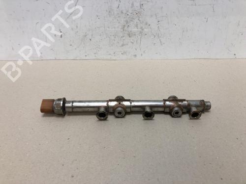 Used Injection rail Injection rail 37213656 37213656