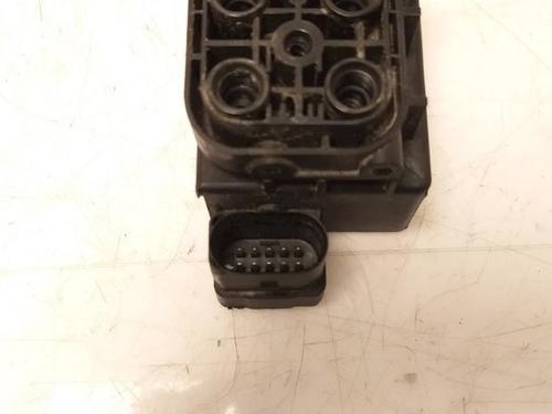 Electronic module TESLA MODEL S (5YJS) 90D AWD | BP15339101M83 - Image 3