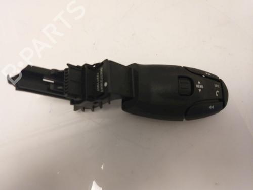 Used Steering wheel controls Steering wheel controls 15337847 15337847