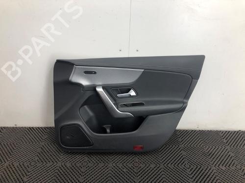 Høyre frontpanel Høyre frontpanel MERCEDES-BENZ CLA Shooting Brake (X118) CLA 180 d (118.603) (116 hp) 37213849 37213849