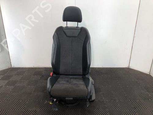 left-front-seat-audi-q3-f3b-2018-37205583 main image