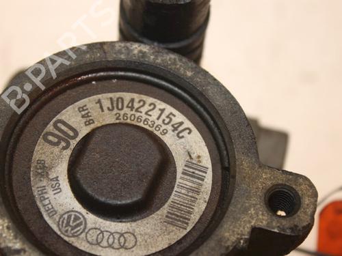 Used Steering pump VW GOLF IV (1J1) 1.4 16V (75 hp) 15313154