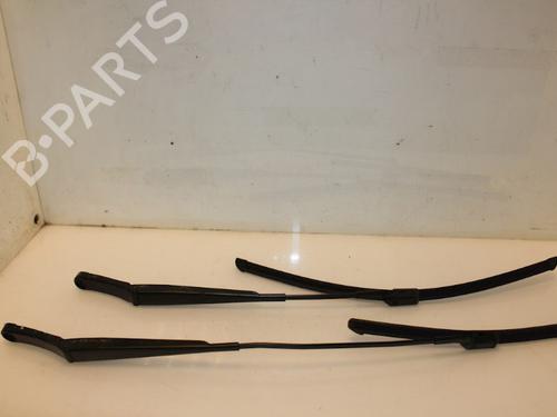Used Front windshield wiper arm Front windshield wiper arm 37209195 37209195
