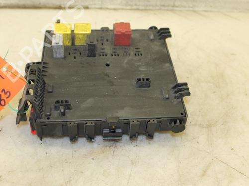 Used Fuse box Fuse box 15301527 15301527