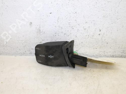 Used Steering wheel controls Steering wheel controls 15297117 15297117
