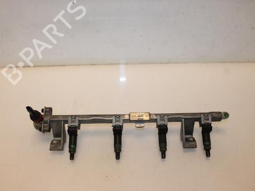 Used Injection rail Injection rail 15318330 15318330