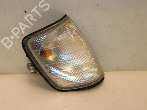 Used Right front indicator MERCEDES-BENZ 124 T-Model (S124) 300 T D (124.190) (113 hp) 15323592