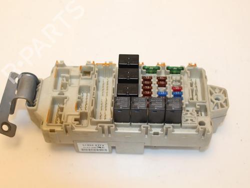 Used Fuse box MITSUBISHI GRANDIS (NA_W) 2.0 DI-D (NA8W) (136 hp) 15320817