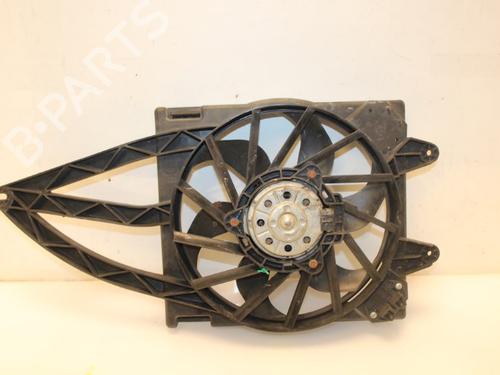 Used Radiator fan Radiator fan 15319568 15319568