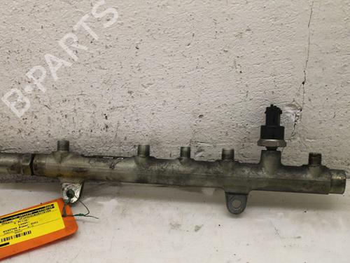 Used Injection rail Injection rail 15306147 15306147