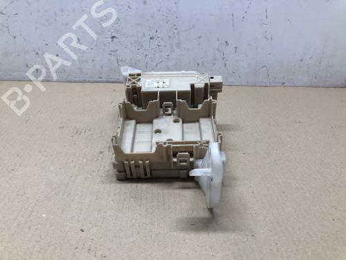 Fuse box PEUGEOT 108 1.0 VTi 72 | BP22768611E1 