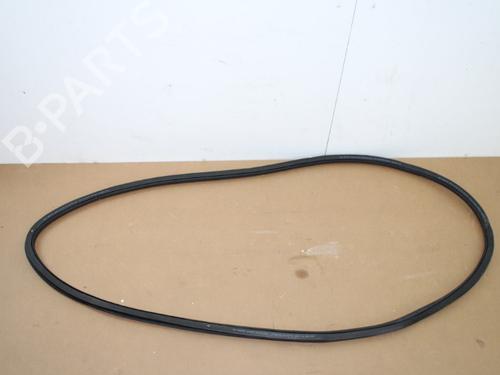 Used Rubber door seal AUDI Q2 (GAB, GAG) 2.0 TDI (150 hp) 15330620