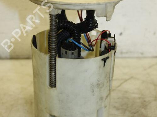Used Fuel pump RENAULT LAGUNA II Grandtour (KG0/1_) 2.2 dCi (KG0F) (150 hp) 15334429