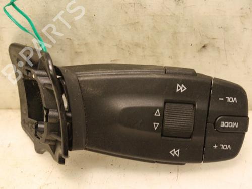 Used Steering wheel controls Steering wheel controls 15336753 15336753