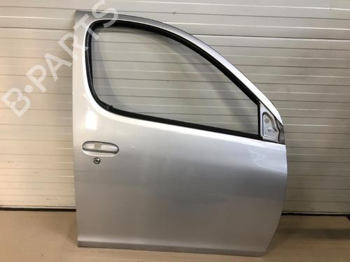 Dør høyre foran TOYOTA YARIS VERSO (_P2_) 1.3 (NCP20_, NCP22_, NCP20R, NCP22R) (86 hp) 15343795