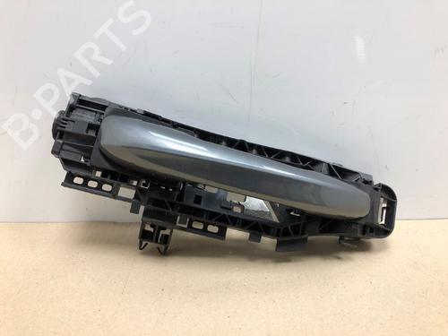 Used Front right exterior door handle Front right exterior door handle 37213862 37213862