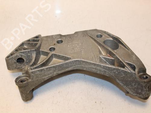 motorophng-vw-touran-5t1-18-tsi-06j199207p-2015-15333700 main image