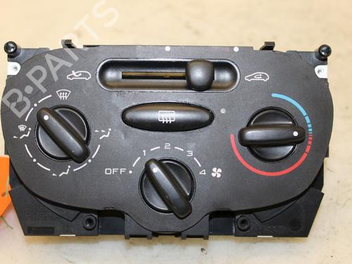 Used Climate control PEUGEOT 206 Hatchback (2A/C) 1.4 i (75 hp) 15302930