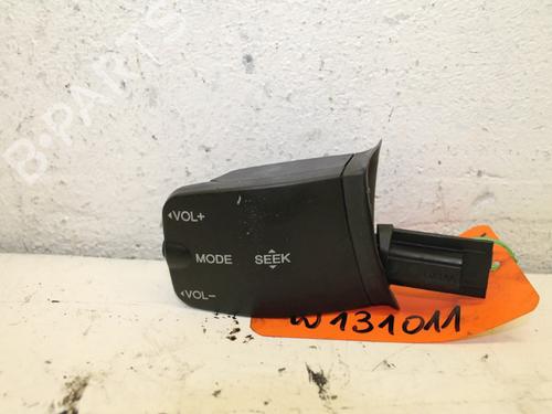Used Steering wheel controls Steering wheel controls 15304696 15304696