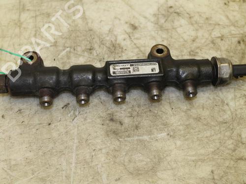 Used Injection rail Injection rail 15300492 15300492
